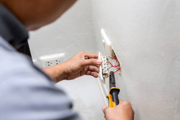 Best Commercial Electrician Services  in Grandview, WA